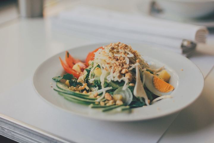 A fresh salad on a plate